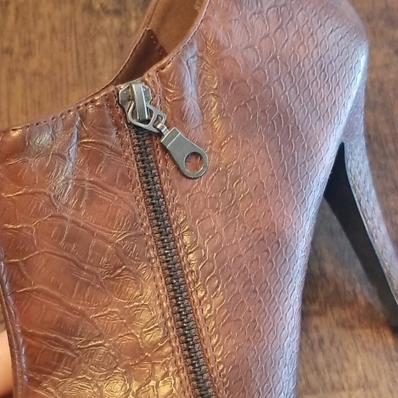 Dots embossed peep toe ankle boot, 11 - Picture 3 of 4